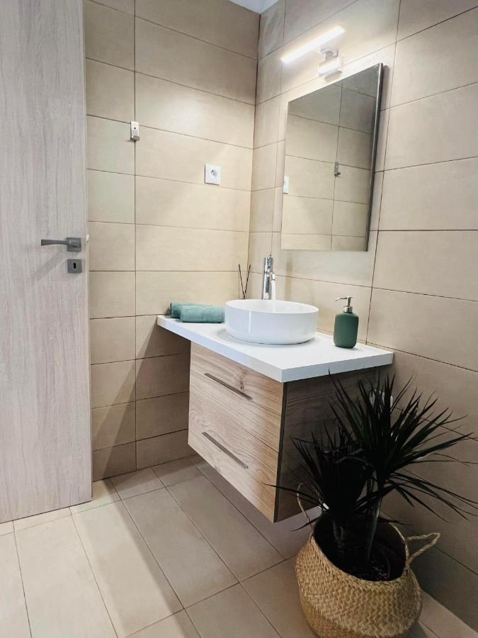 Abuelo Apartment Артеміда Екстер'єр фото